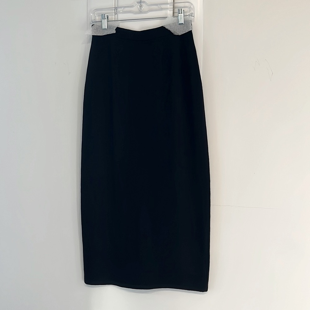 St. John Basics classic black santana knit midi/maxi skirt Size 4